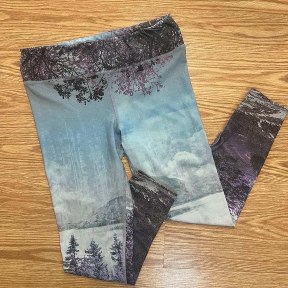 EVCR Evolution and Creation Capris Leggings Size M